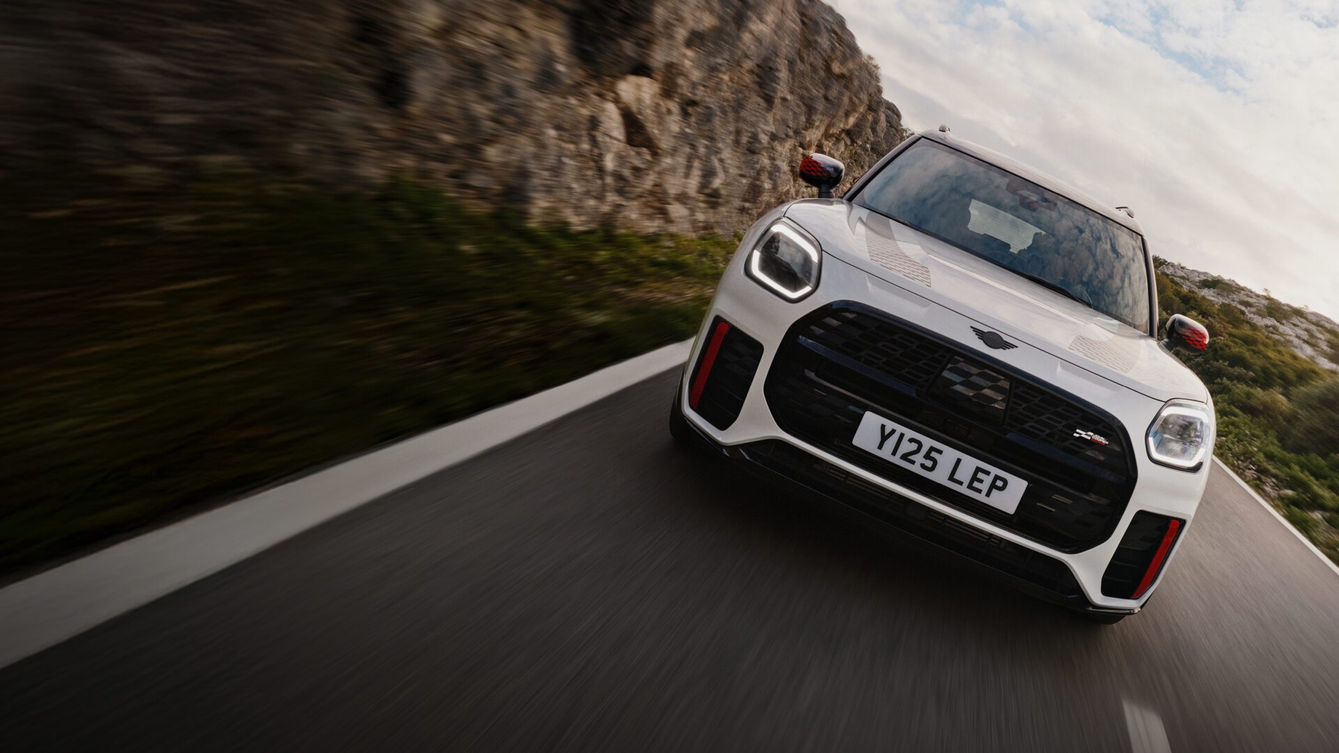 MINI_Q4_U25C_modWeb_01