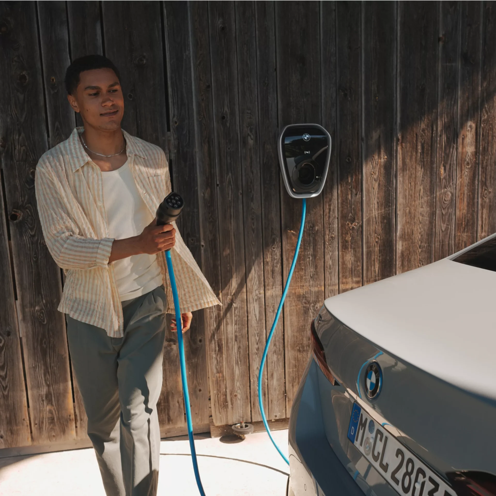 accessories-hub_seasonal_summer_charging-equipment-scaled